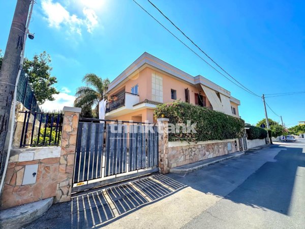casa indipendente in vendita a Siracusa in zona Scala Greca