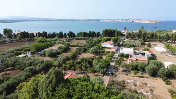 casa indipendente in vendita a Siracusa in zona Cassibile
