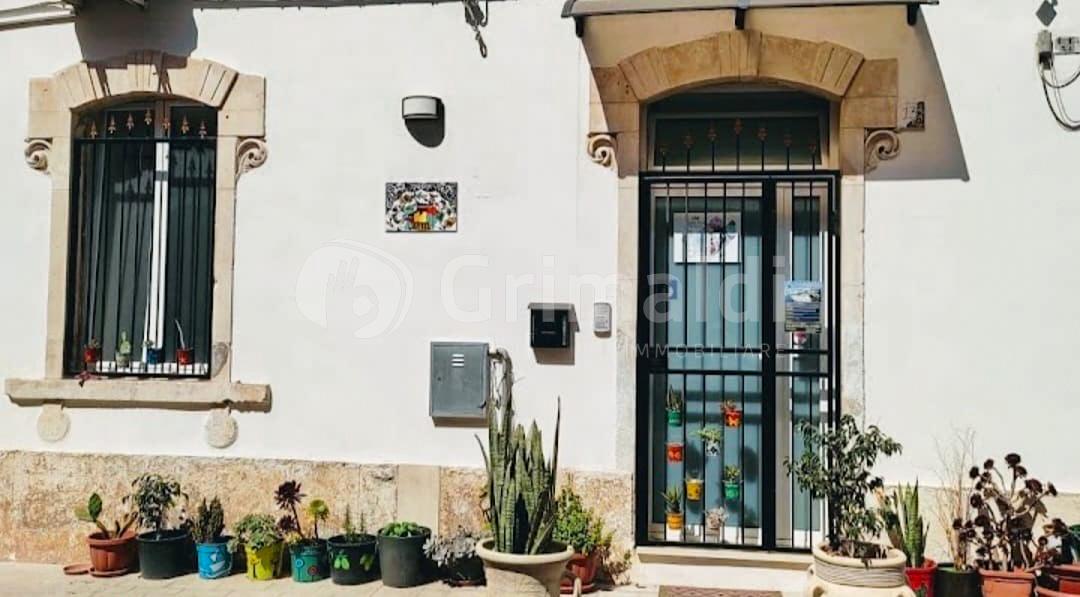 casa indipendente in vendita a Siracusa in zona Borgata