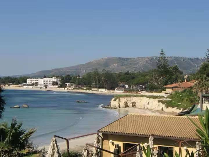 appartamento in vendita a Siracusa in zona Fontane Bianche