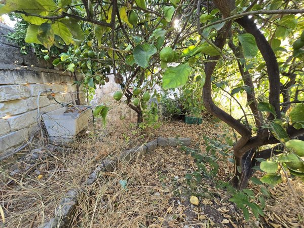 appartamento in vendita a Siracusa in zona Grottasanta