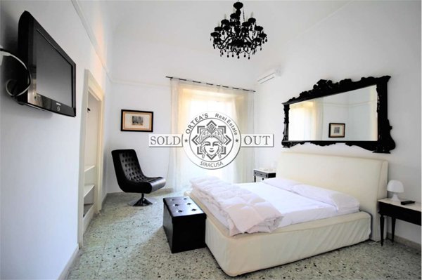 appartamento in vendita a Siracusa in zona Isola Ortigia