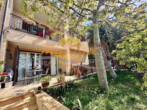 casa indipendente in vendita a Siracusa in zona Grottasanta