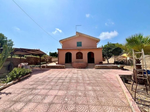 casa indipendente in vendita a Siracusa in zona Centro Città