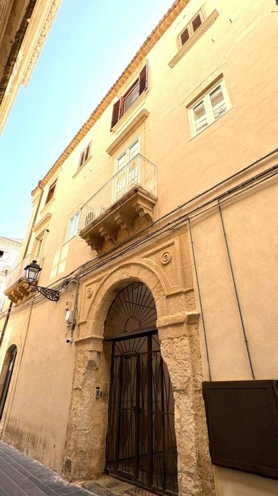appartamento in vendita a Siracusa in zona Isola Ortigia