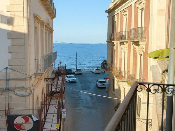 appartamento in vendita a Siracusa in zona Isola Ortigia
