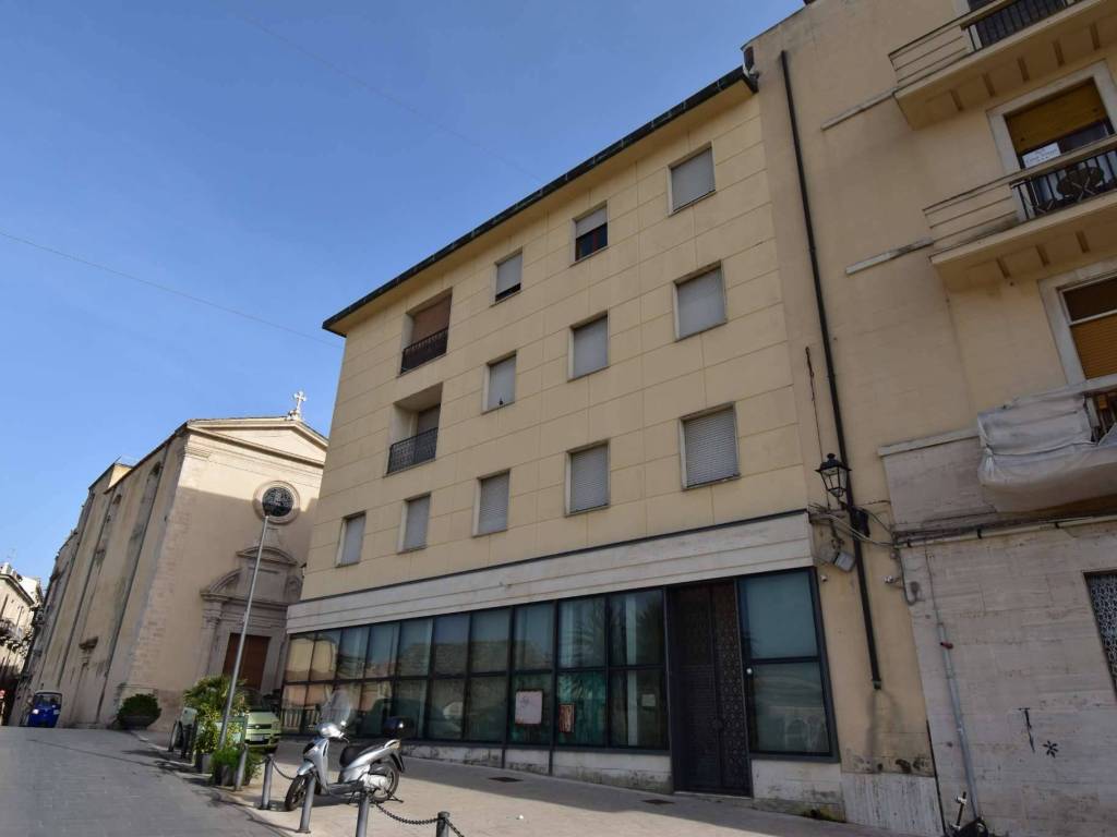 ufficio in vendita a Siracusa in zona Isola Ortigia