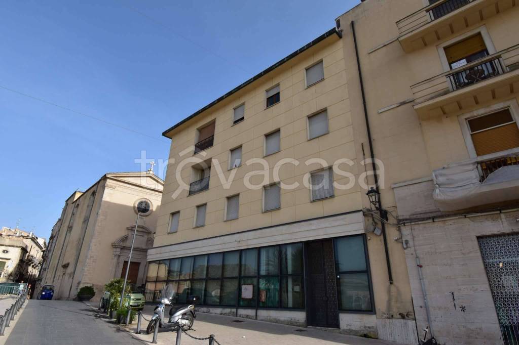 ufficio in vendita a Siracusa in zona Isola Ortigia