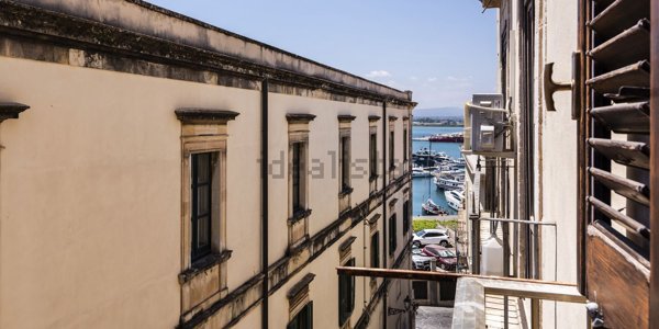 appartamento in vendita a Siracusa in zona Isola Ortigia