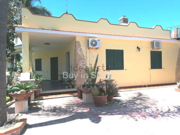 casa indipendente in vendita a Siracusa in zona Fontane Bianche