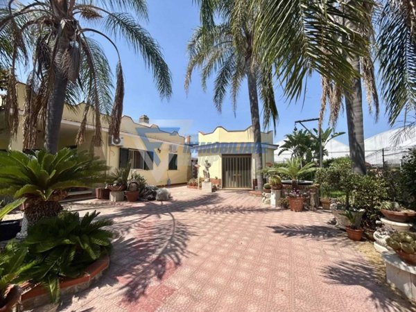 casa indipendente in vendita a Siracusa in zona Fontane Bianche