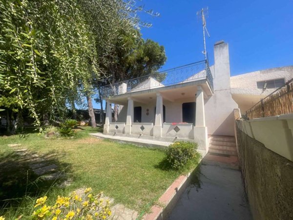 casa indipendente in vendita a Siracusa in zona Fontane Bianche