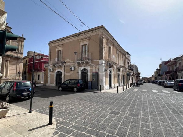 negozio in vendita a Siracusa in zona Isola Ortigia