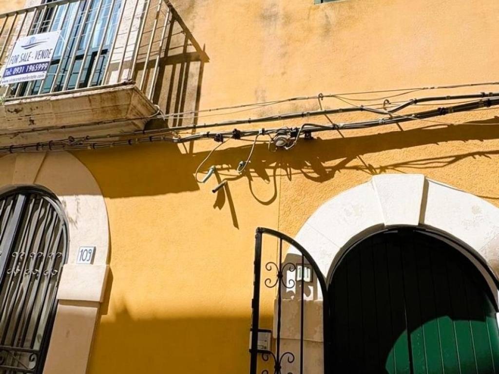 appartamento in vendita a Siracusa in zona Isola Ortigia