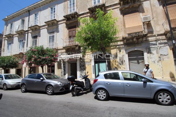 locale commerciale in vendita a Siracusa in zona Isola Ortigia
