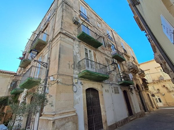 appartamento in vendita a Siracusa in zona Isola Ortigia
