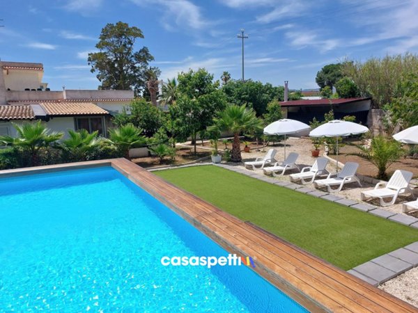 casa indipendente in vendita a Siracusa in zona Fontane Bianche