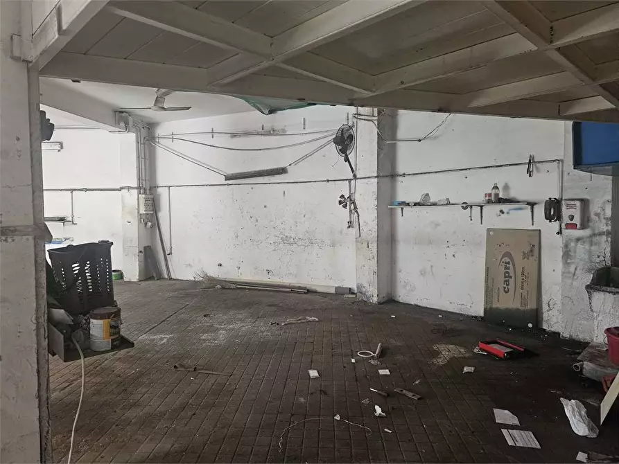 negozio in vendita a Siracusa in zona Borgata