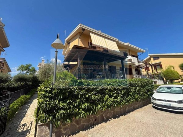 casa indipendente in vendita a Siracusa in zona Scala Greca
