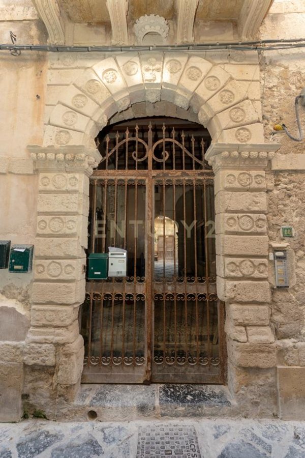 appartamento in vendita a Siracusa in zona Isola Ortigia