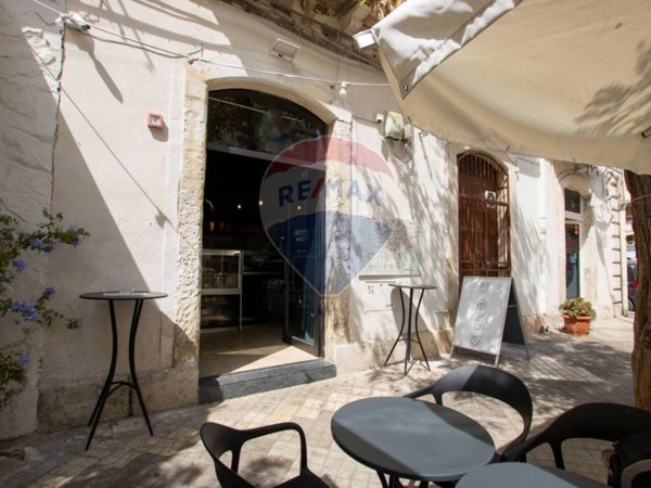 negozio in vendita a Siracusa in zona Isola Ortigia