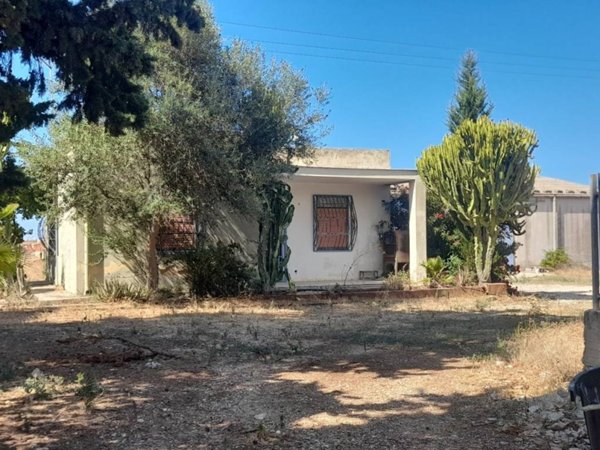 casa indipendente in vendita a Siracusa in zona Targia