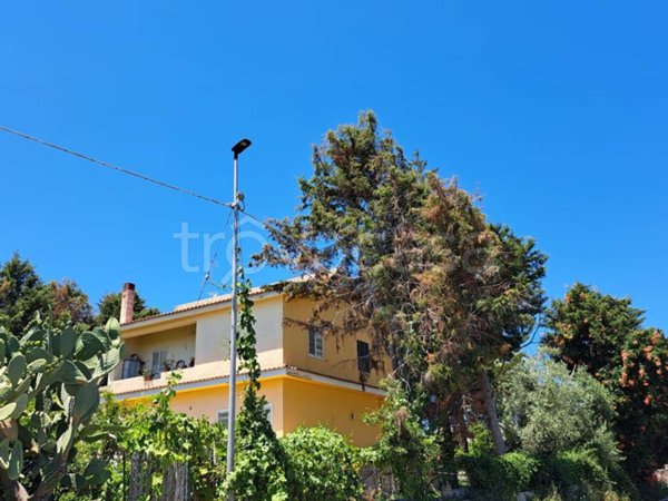 casa indipendente in vendita a Siracusa in zona Belvedere