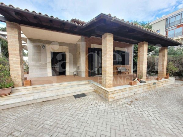 casa indipendente in vendita a Siracusa in zona Scala Greca