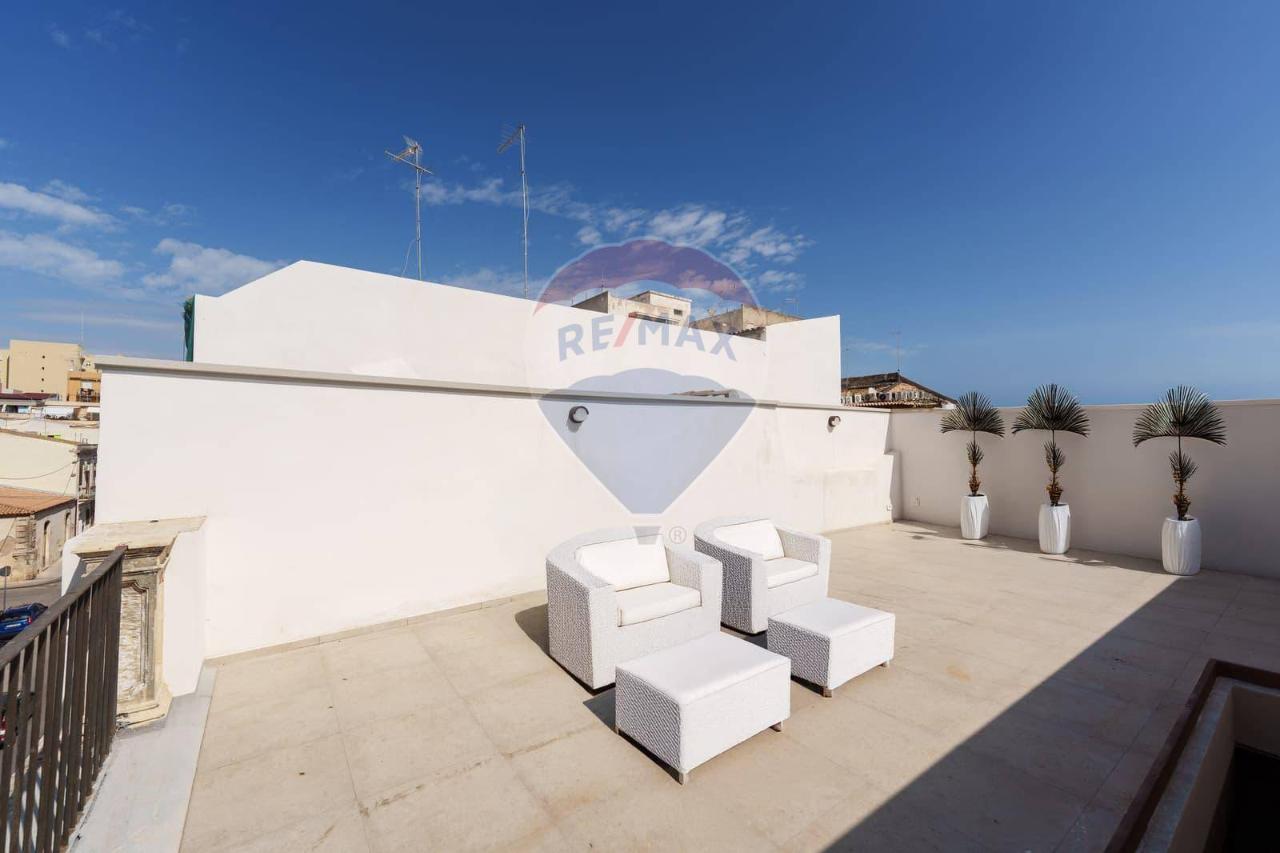casa indipendente in vendita a Siracusa in zona Borgata