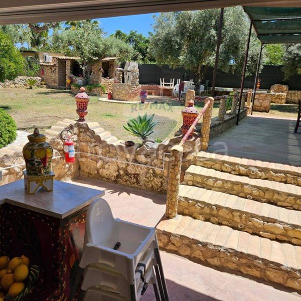 negozio in vendita a Siracusa in zona Belvedere