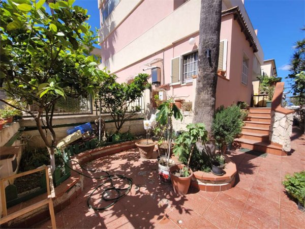 casa indipendente in vendita a Siracusa in zona Scala Greca