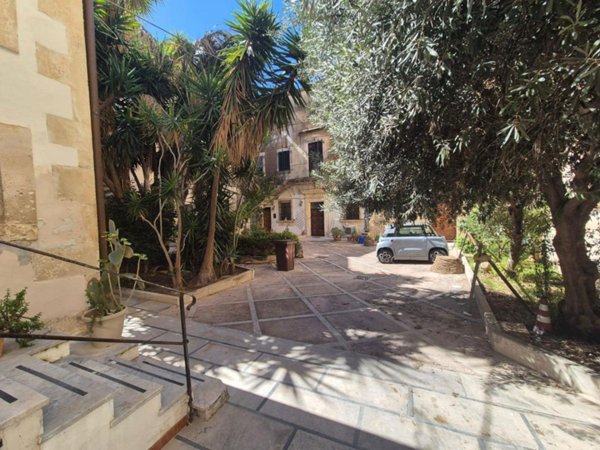 appartamento in vendita a Siracusa in zona Isola Ortigia