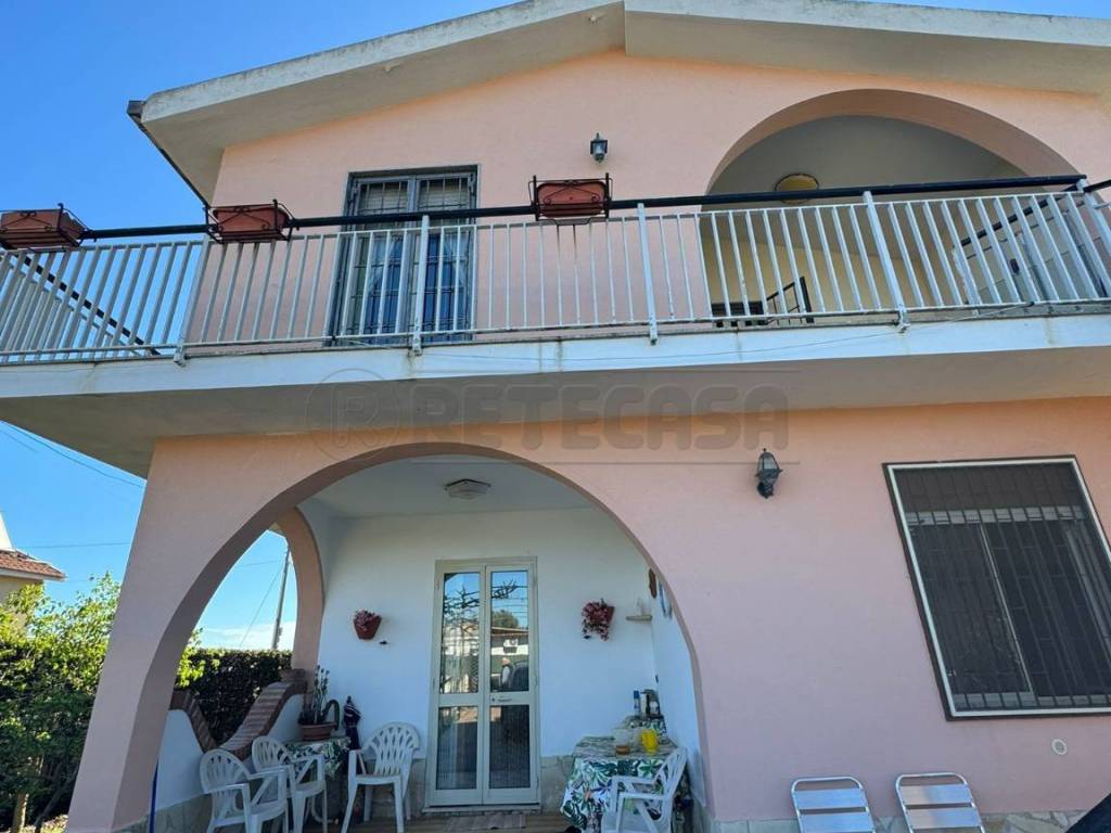 casa indipendente in vendita a Siracusa in zona Arenella