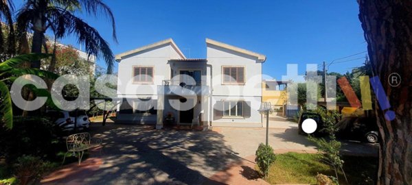 casa indipendente in vendita a Siracusa in zona Centro Città