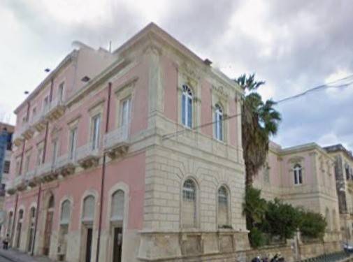 intera palazzina in vendita a Siracusa in zona Isola Ortigia