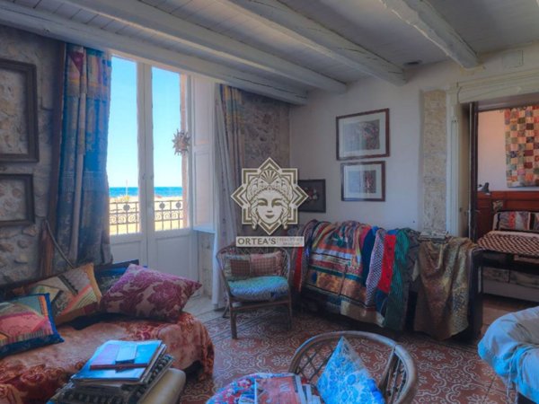 casa indipendente in vendita a Siracusa in zona Isola Ortigia