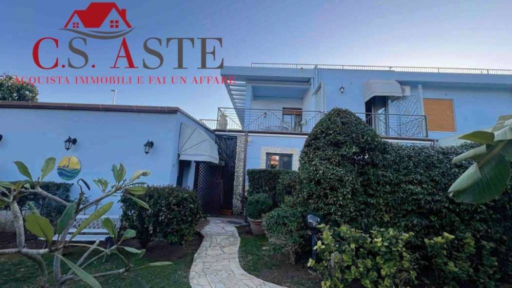 negozio in vendita a Siracusa in zona Fontane Bianche