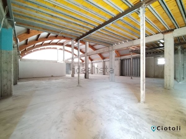 capannone in vendita a Siracusa