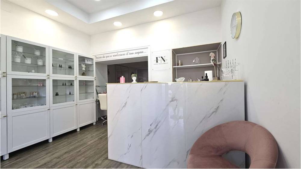 negozio in vendita a Siracusa in zona Borgata