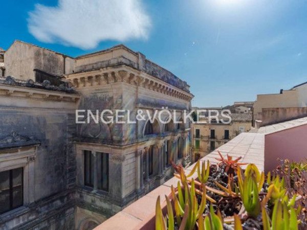 appartamento in vendita a Siracusa in zona Isola Ortigia