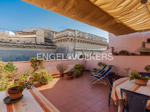 appartamento in vendita a Siracusa in zona Isola Ortigia