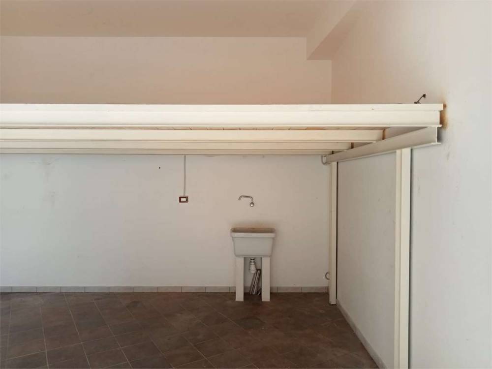 locale di sgombero in vendita a Siracusa