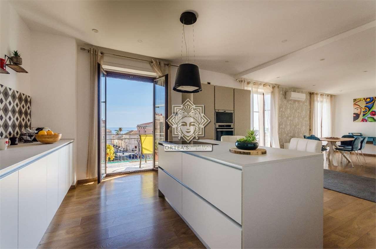 appartamento in vendita a Siracusa in zona Centro Città
