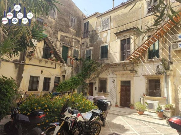 appartamento in vendita a Siracusa in zona Isola Ortigia