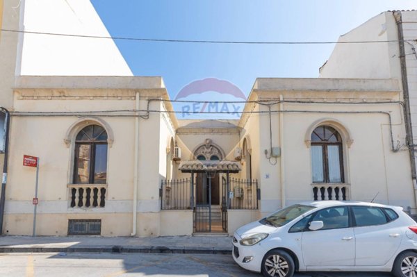 casa indipendente in vendita a Siracusa in zona Borgata