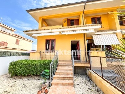 casa indipendente in vendita a Siracusa in zona Centro Città