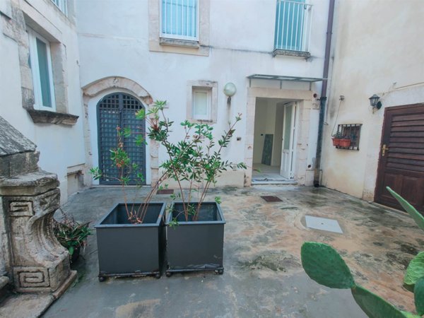 appartamento in vendita a Siracusa in zona Isola Ortigia