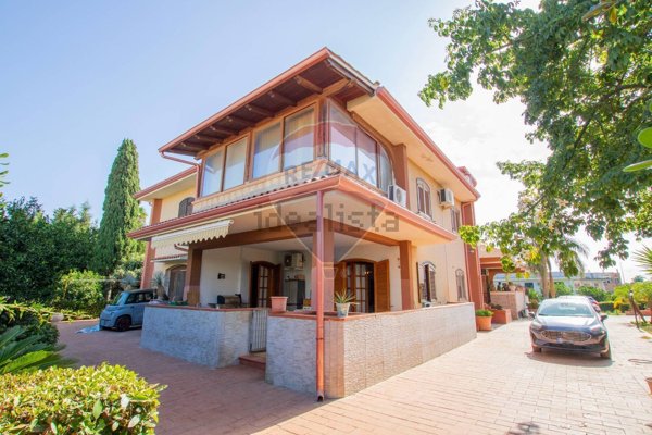 casa indipendente in vendita a Siracusa in zona Centro Città