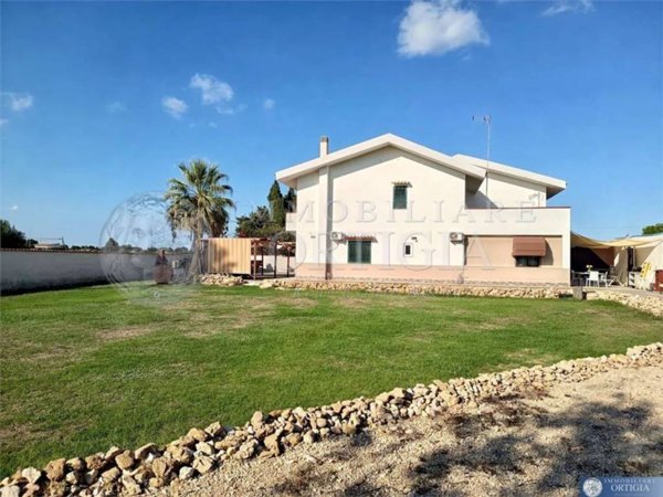 casa indipendente in vendita a Siracusa in zona Isola / Plemmirio
