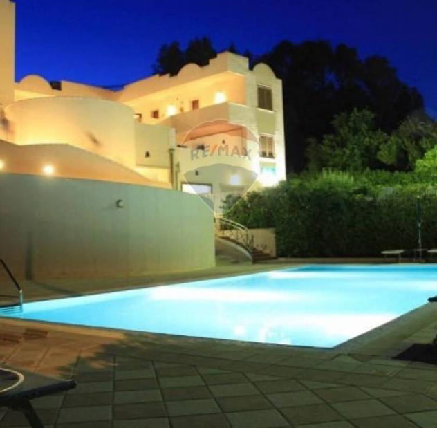 negozio in vendita a Siracusa in zona Fontane Bianche